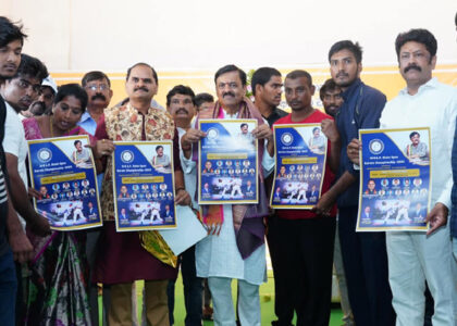 విశాఖ నిండా బీజేపీ ఎంపీ ఫ్లెక్సీలు