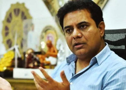 అధికారం కోసం కాంగ్రెస్ అడ్డగోలు హామీలు....KTR
