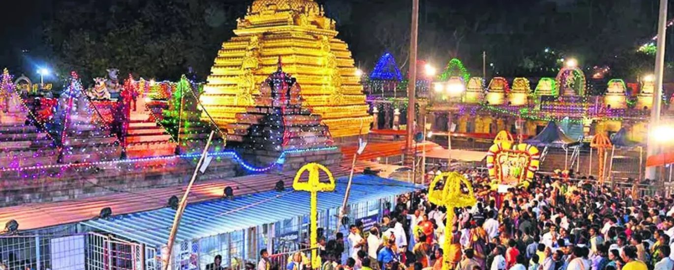 శ్రైశైలానికి పోటెత్తిన భక్తులు