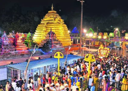 శ్రైశైలానికి పోటెత్తిన భక్తులు