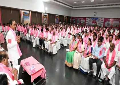 BRS: ఒక్క ఎమ్మెల్సీ సీటు కోసం 30 మంది పోటీ.. కేసీఆర్ మదిలో ఉన్నది ఎవరు.?