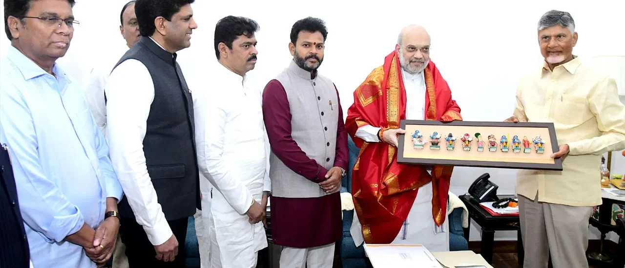 కేంద్ర మంత్రులు అమిత్‌ షా, నిర్మలా సీతారామన్‌తో చంద్రబాబు భేటీ