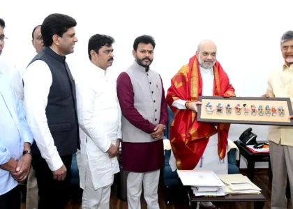 కేంద్ర మంత్రులు అమిత్‌ షా, నిర్మలా సీతారామన్‌తో చంద్రబాబు భేటీ