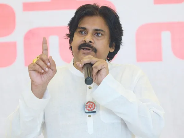 నా వాళ్లు అనుకుంటే ఇలా చేస్తారా..? ఫిల్మ్ ఇండస్ట్రీకి పవన్ డైరెక్ట్ వార్నింగ్ : ఏపీ డిప్యూటీ సీఎం పవన్ కల్యాణ్