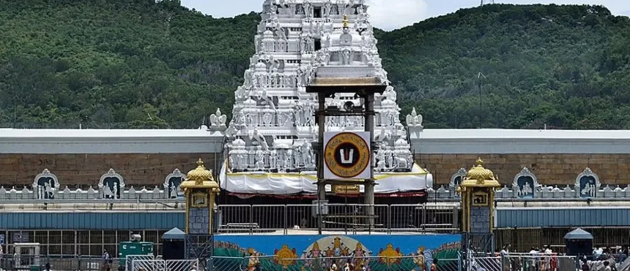 శ్రీవారి భక్తులకు ముఖ్య గమనిక.. ఆ రెండు రోజులు SED టోకెన్ల జారీ, VIP దర్శనాలు రద్దు!